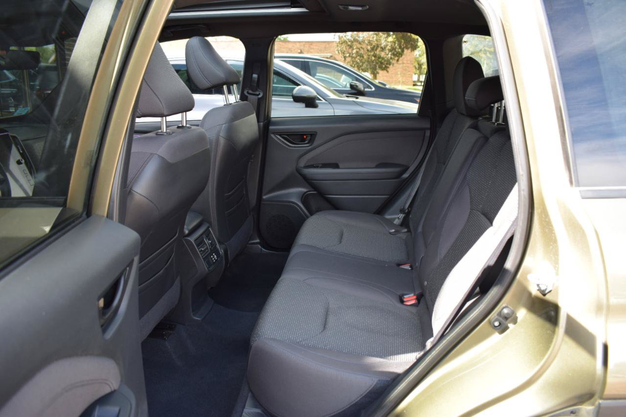 Used 2025 Subaru Forester Premium AWD/4WD image 36