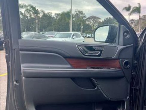 Used 2023 Lincoln Navigator Standard image 11