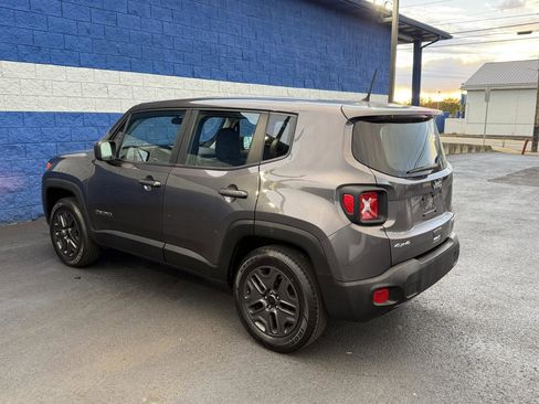 Used 2019 Jeep Renegade Sport image 18