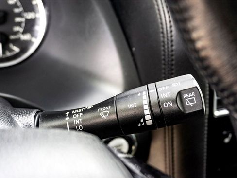 Used 2023 Nissan Armada SL w/ Captain's Chairs Package image 21