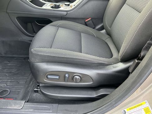 Used 2023 GMC Acadia SLE w/ Driver Convenience Package image 19