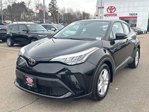 Used 2021 Toyota C-HR LE image 3