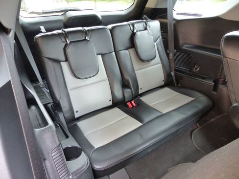 Used 2022 Ford Explorer XLT w/ Equipment Group 202A AWD/4WD image 50