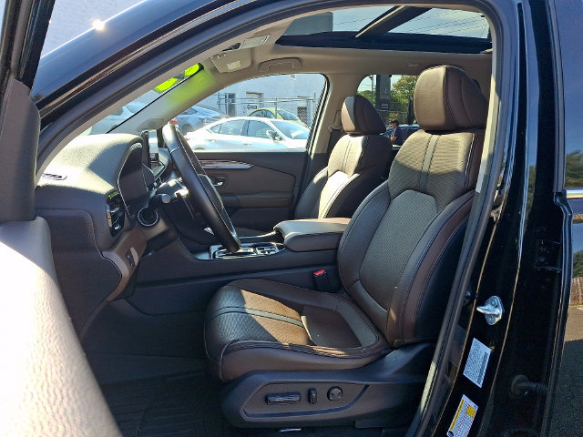 Used 2025 Honda Pilot Elite image 14
