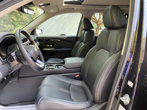 Used 2024 Honda Pilot Touring image 16