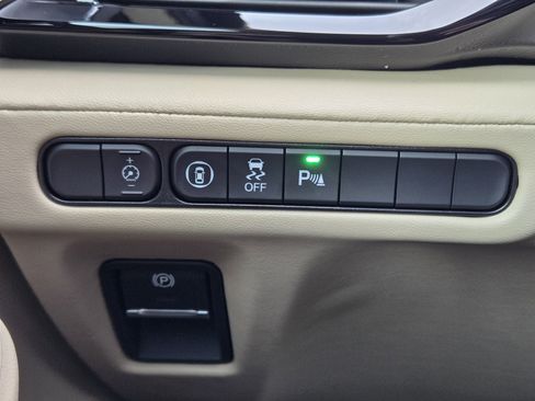 Certified 2025 Acura MDX w/ Technology Package image 22