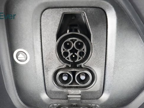 Used 2025 Rivian R1S Premium AWD/4WD image 10