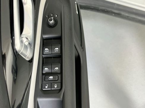 Used 2022 Jeep Compass Limited w/ Sun and Sound Group AWD/4WD image 17