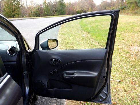 Used 2018 Nissan Versa Note S FWD image 20