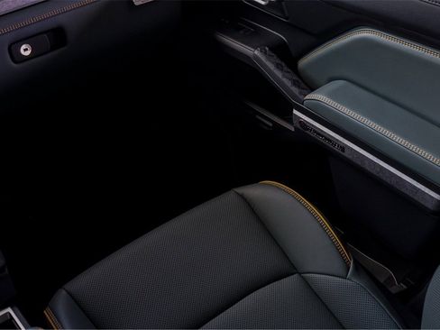 Used 2025 Toyota Tacoma TRD Sport w/ Tow Tech Package image 30