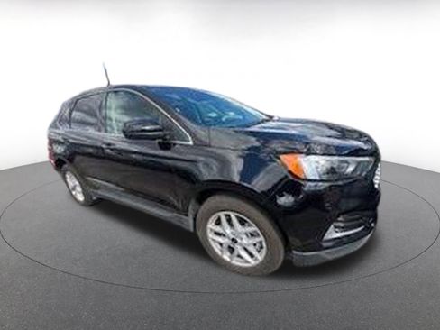 Used 2024 Ford Edge SEL image 2