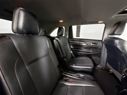 Used 2017 Toyota Highlander Limited FWD image 40