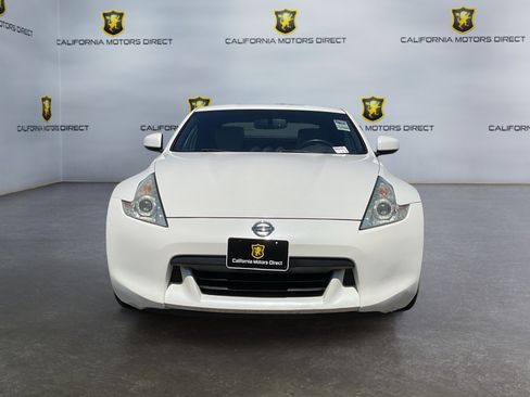 Used 2009 Nissan 370Z Touring RWD image 2