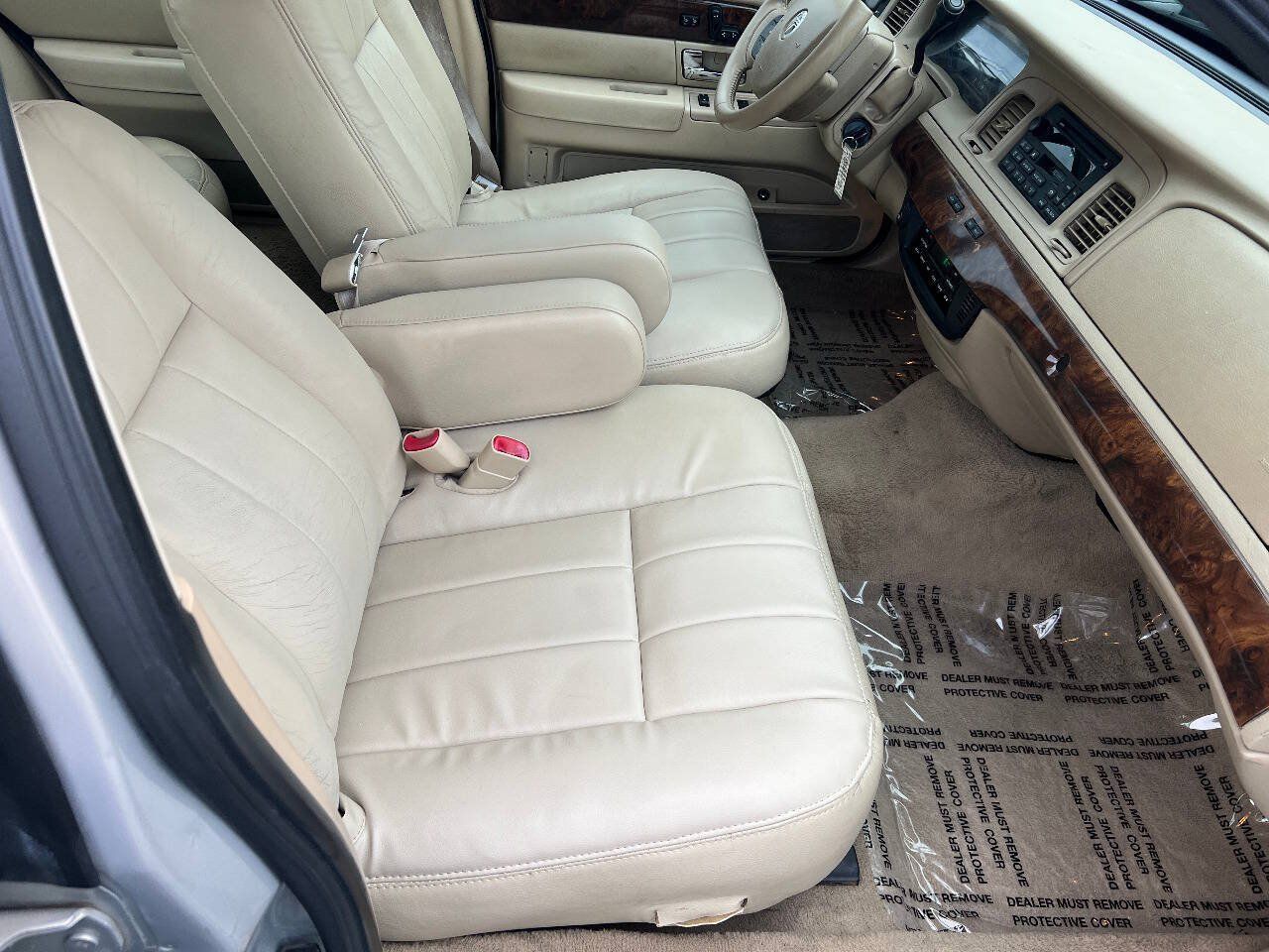 Used 2010 Mercury Grand Marquis LS RWD image 29