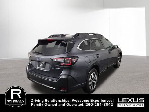 Used 2023 Subaru Outback Premium AWD/4WD image 6
