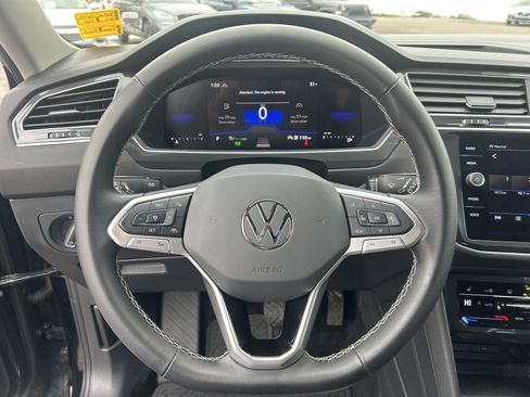 Used 2024 Volkswagen Tiguan SE image 14