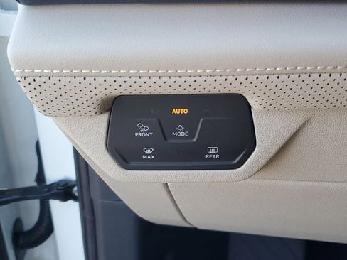 New 2026 Volkswagen Atlas SE FWD image 27