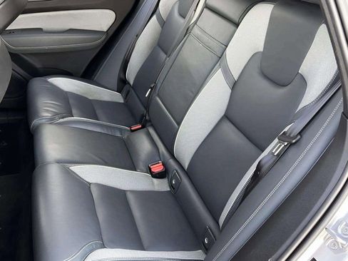 Used 2020 Volvo XC60 T5 R-Design w/ Protection Package Premier image 18