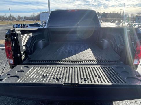 Used 2018 RAM 2500 Tradesman w/ Chrome Appearance Group image 4