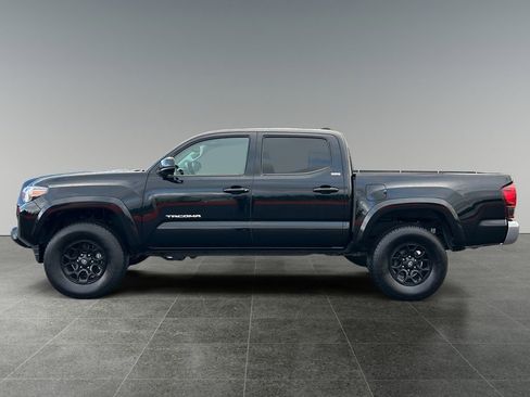 Used 2021 Toyota Tacoma SR5 AWD/4WD image 4