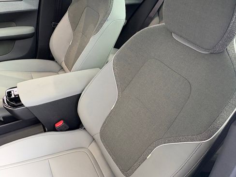 New 2026 Volvo EX30 Cross Country Ultra image 12