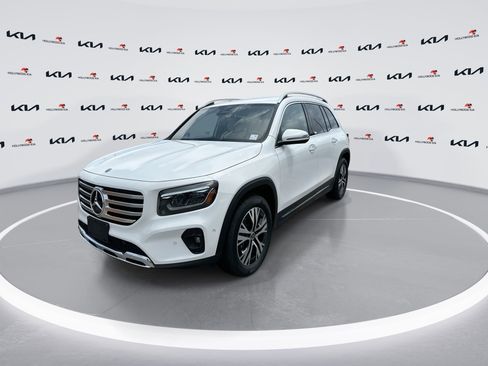 Used 2025 Mercedes-Benz GLB 250 4MATIC image 4