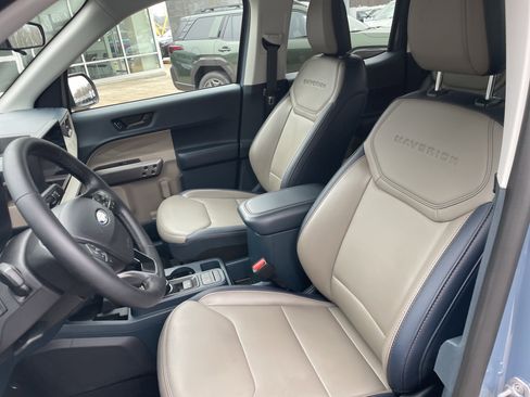 Used 2025 Ford Maverick Lariat w/ 4K Tow Package image 17