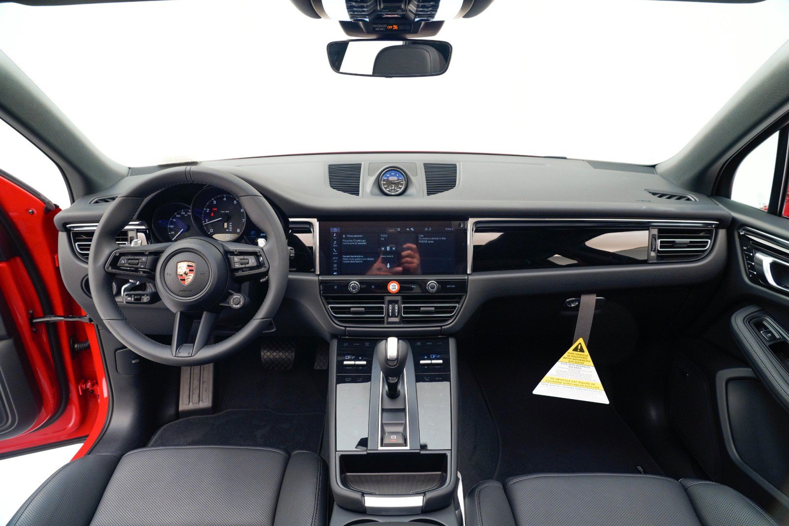 Certified 2026 Porsche Macan AWD/4WD image 19