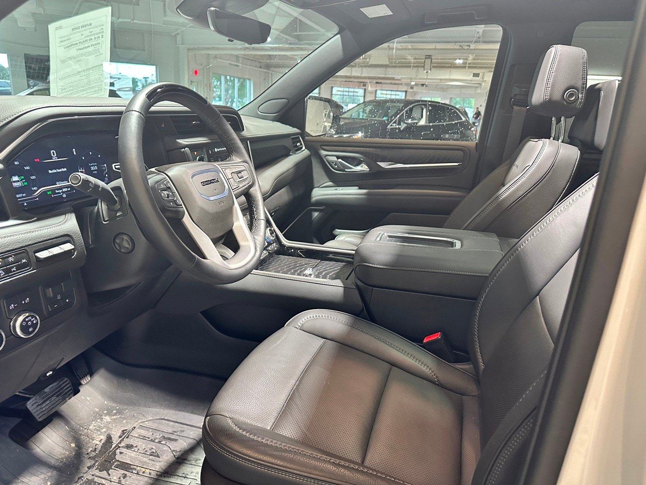 Used 2024 GMC Yukon Denali w/ Denali Reserve Package AWD/4WD image 7
