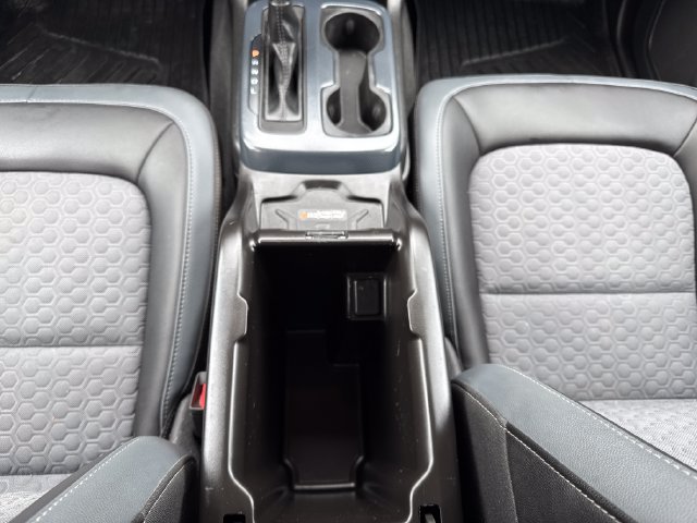 Used 2022 Chevrolet Colorado Z71 AWD/4WD image 35