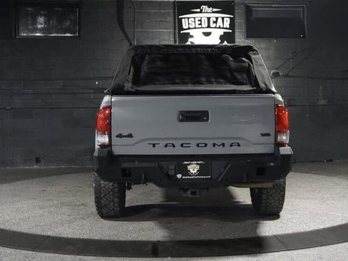 Used 2019 Toyota Tacoma SR5 AWD/4WD image 4