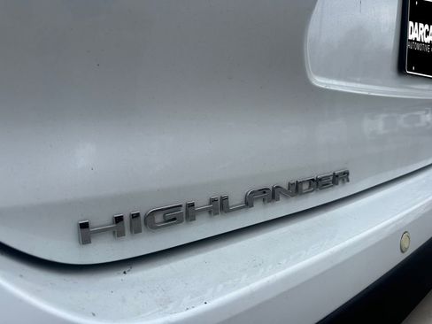 Used 2023 Toyota Corolla XSE image 31