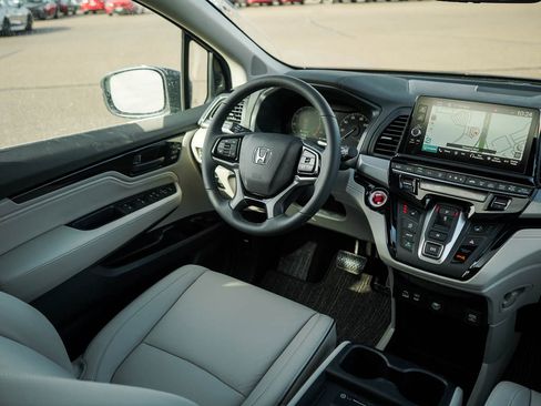 New 2026 Honda Odyssey Touring image 16