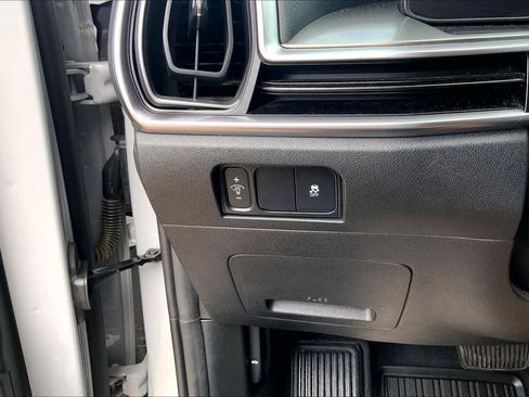 Used 2025 Kia Sorento S w/ Panoramic Sunroof Package FWD image 36