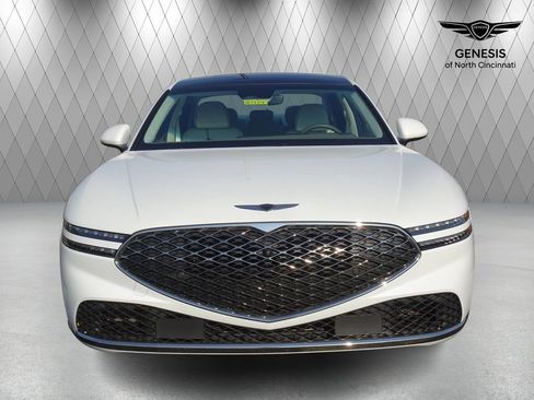 Used 2025 Genesis G90 3.5T AWD/4WD image 9