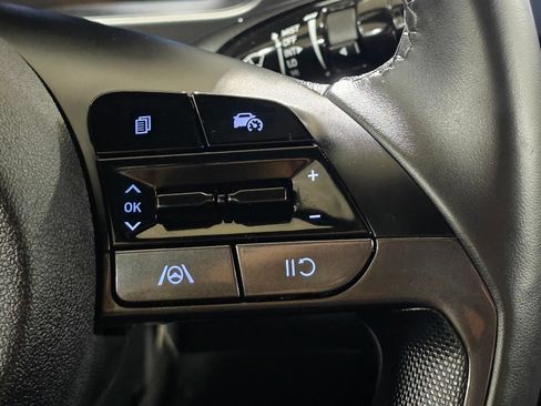 Certified 2025 Hyundai Elantra Sport FWD image 31