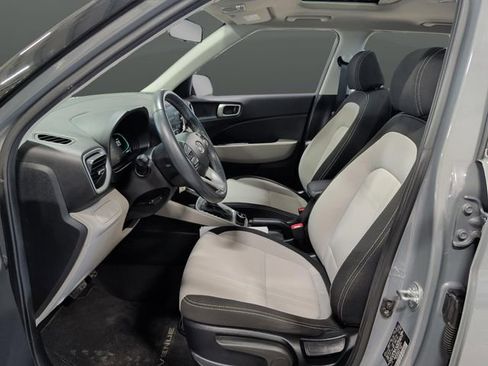 Certified 2023 Hyundai Venue SEL w/ Cargo Package image 4