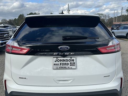 Used 2024 Ford Edge SEL image 4