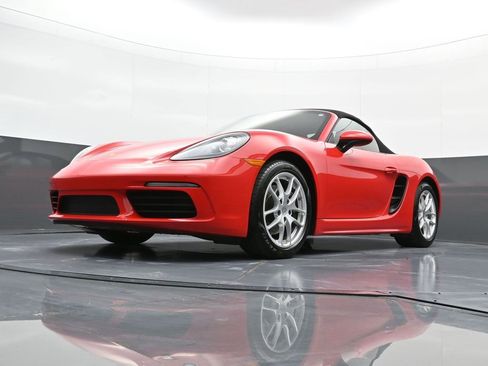 Used 2017 Porsche 718 Boxster image 20