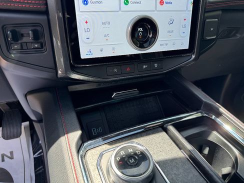 Used 2022 Ford Expedition Max Limited AWD/4WD image 18