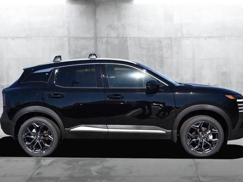 New 2025 Nissan Kicks SR image 5