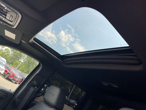 Used 2024 GMC Sierra 1500 AT4 w/ Technology Package image 12