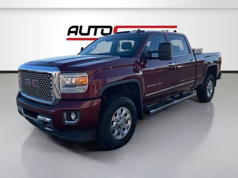 Used 2015 GMC Sierra 3500 Denali w/ Duramax Plus Package image 3