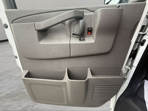 Used 2021 Chevrolet Express 2500 w/ Driver Convenience Package image 27