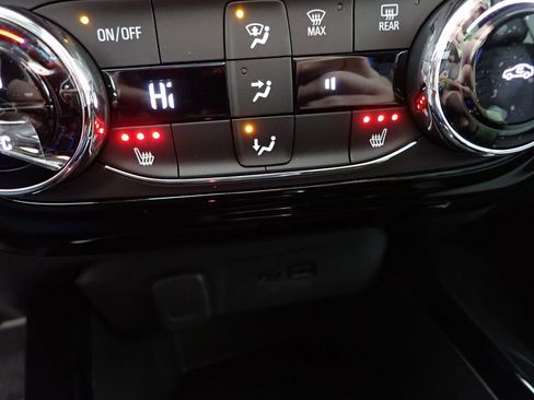 New 2026 Chevrolet Trax LT w/ LT Convenience Package image 2