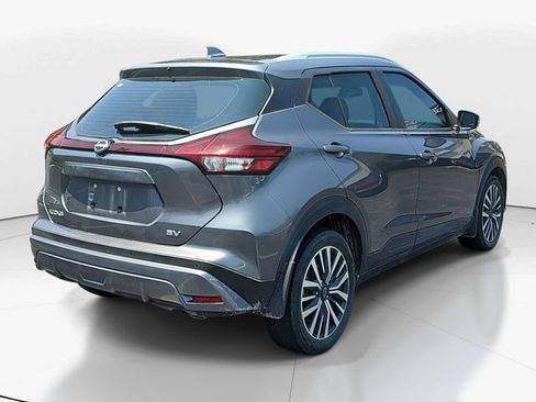 Used 2022 Nissan Kicks SV FWD image 3