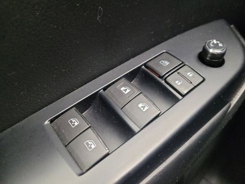 Used 2018 Toyota Highlander XLE image 27