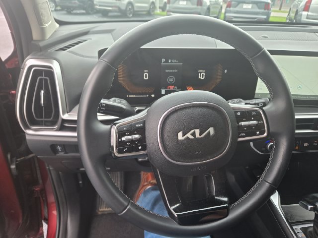 Used 2024 Kia Sorento S w/ Panoramic Sunroof Package FWD image 17