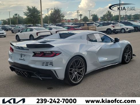 Used 2024 Chevrolet Corvette Z06 w/ Stealth Interior Trim Package RWD image 6