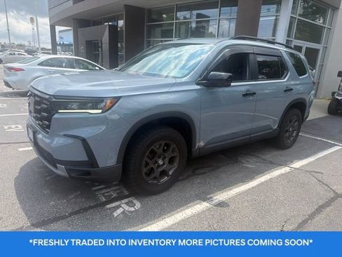 Used 2024 Honda Pilot TrailSport image 1